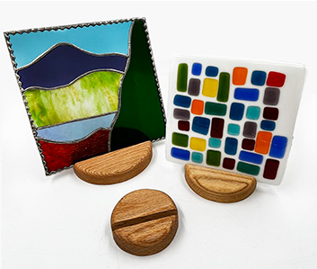 Round Oak Glass Art Stand 4"